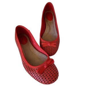 Giani Bernini Roberta Flats Red Leather Upper Bow Cutout Floral Detail Size 7.5M